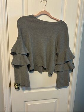 Altar'd State Gray Ruffle-Sleeve Cropped Knit Top